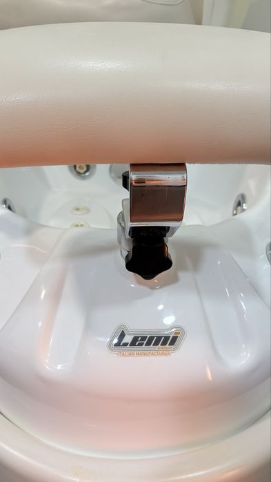 Cadeirão pedicure com hidromassagem