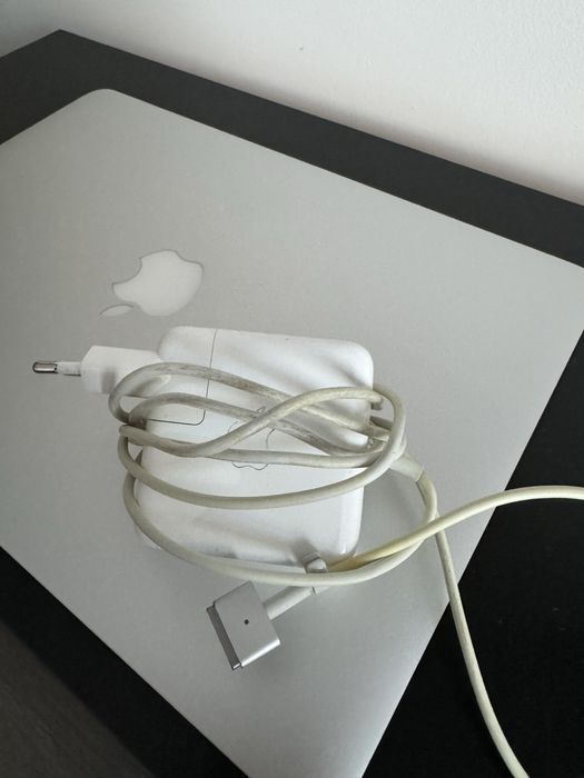 Macbook air (13-inch, 2017)