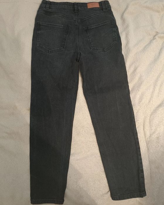 Czarne dżinsy damskie