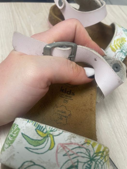 Босоніжки дитячі