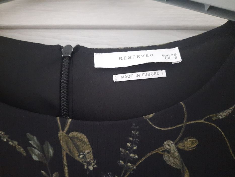 Kobiecą sukienka w kwiaty Reserved 36 S