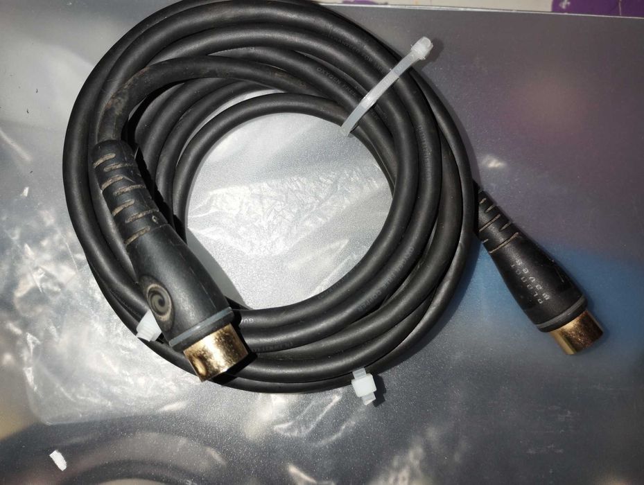Cabos audio e MIDI profissionais (para instrumentos de música)