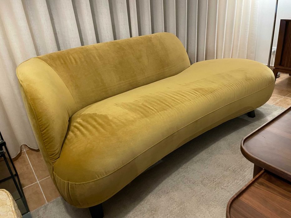 Sofá Veludo Mostarda LaRedoute AMPM