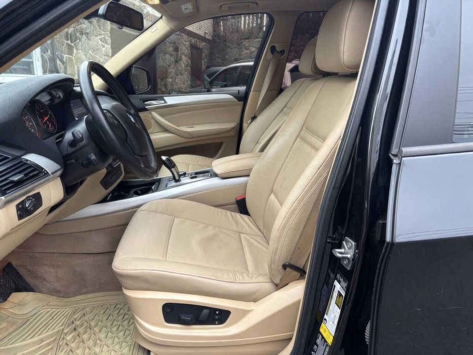 BMW X5 xDrive35i      2012