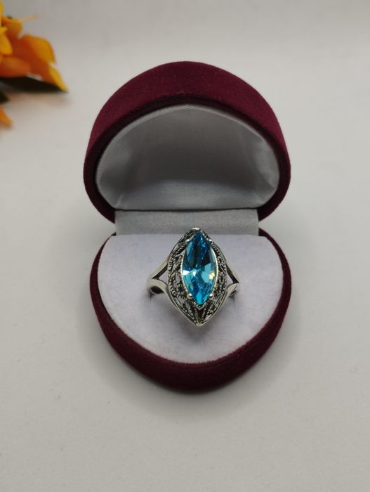 Srebrny pierścionek z niebieskim kamieniem, próba 925, rozmiar 20