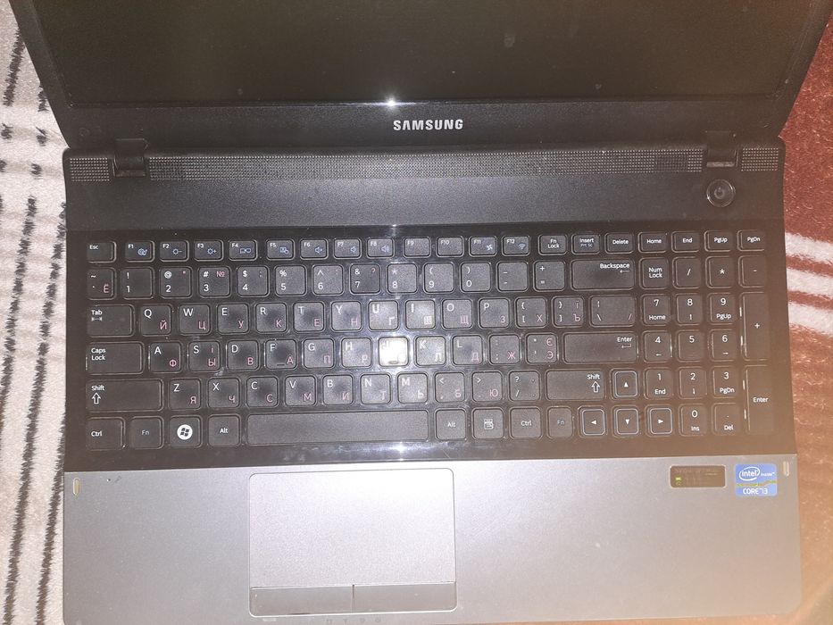 Ноутбук Samsung.