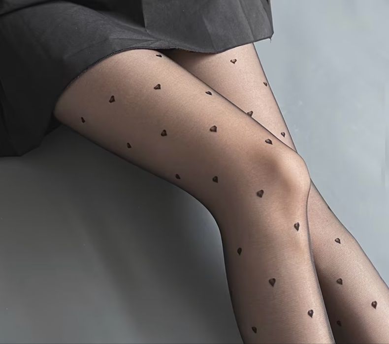 Капронові колготки в сердечко