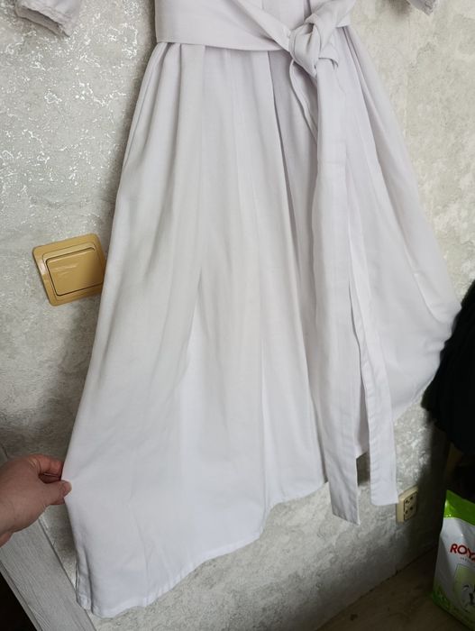 Вишивана сукня з паском