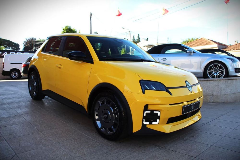 Renault 5 E-Tech 40 kWh Evolution Urban Range497787236893992963