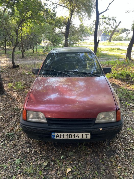 Продам опель кадет.