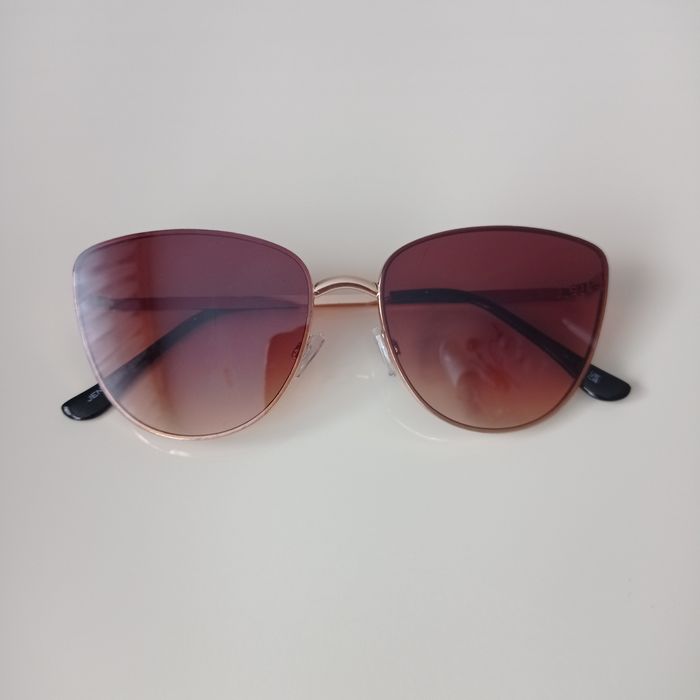 Okulary brązowe Jenny Fairy CCC nowe.
Metka oderwana, ale niestety nie