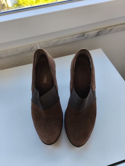 Sapatos castanhos N37