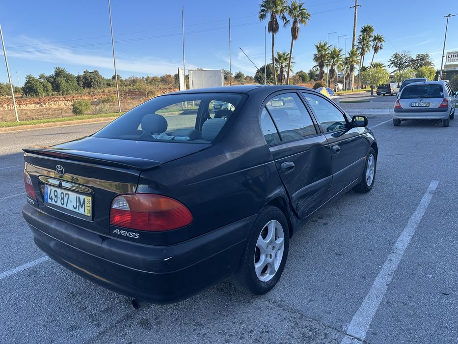 Toyota avensis 1.6 — photo 4