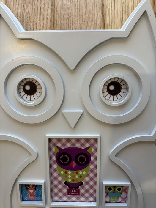 Moldura/quadro branco em forma de mocho do Espaço Casa