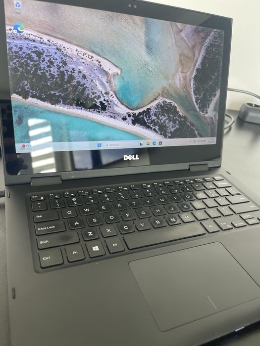 Latitude 3390 z zasilaczem