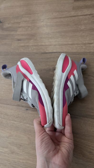 Buty adidas 26 dla dziewczynki