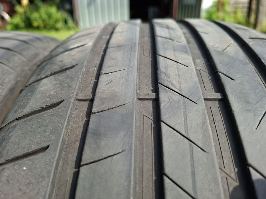 Sprzedam 4 opony Vredestein 235/50 R18