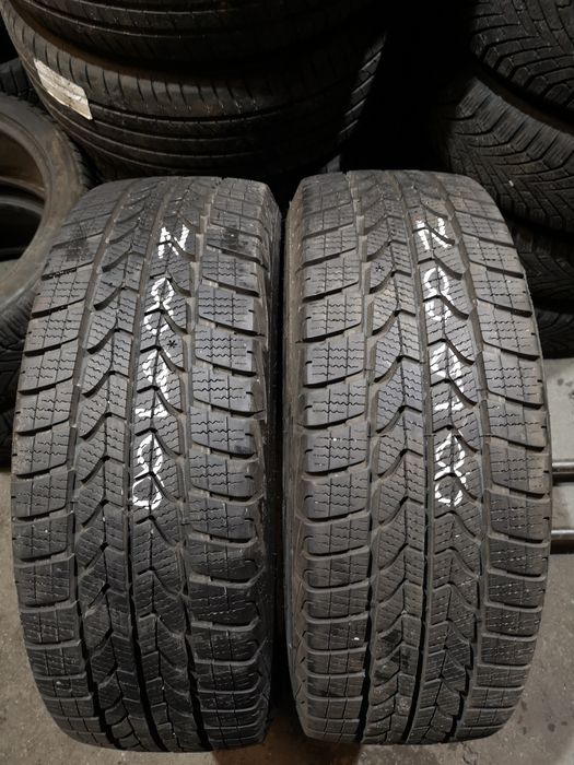 Opony zimowe wzmacniane 215/60/17C Goodyear 2szt 9mm 2022r