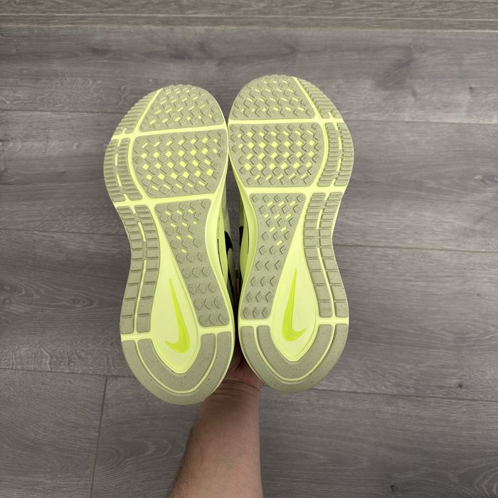 Nike Zoom Structure 25