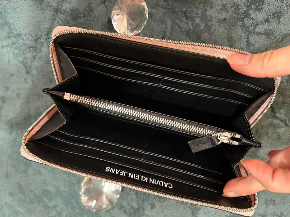 Portfel Calvin Klein za 129 PLN! Elegancja i Nowoczesny Design! Nowy!