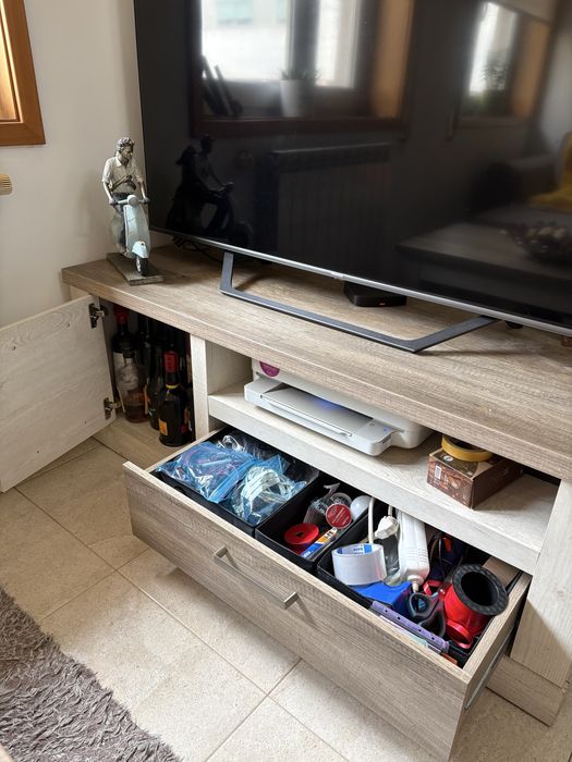 Movel TV com arrumacao + prateleiras