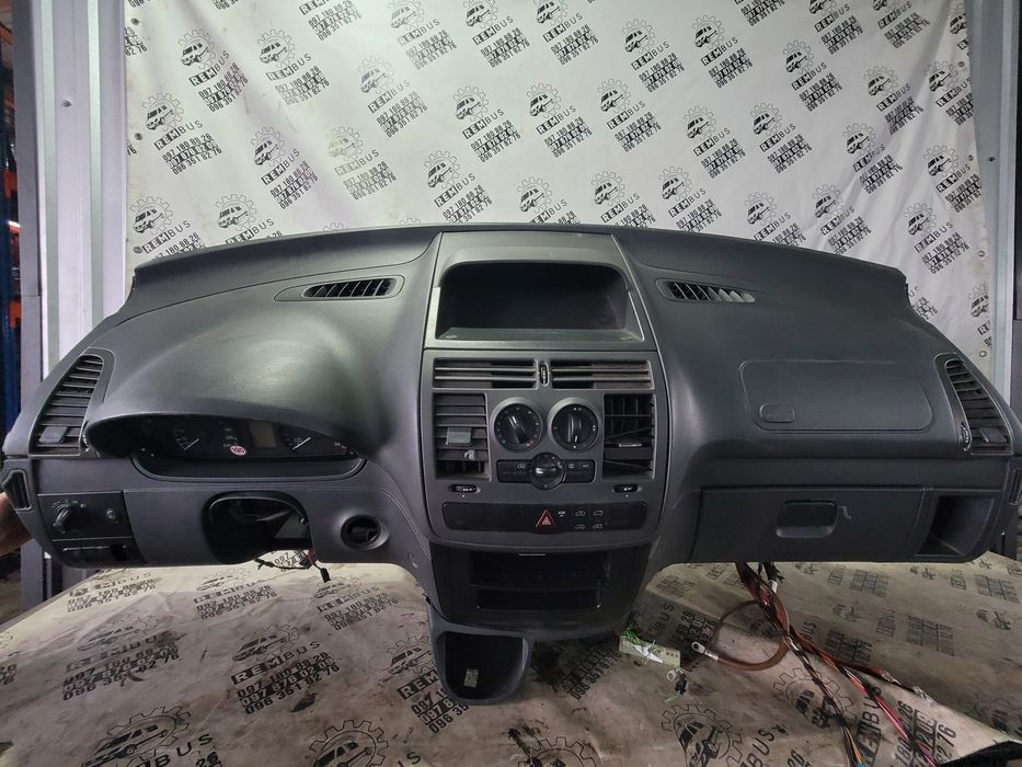 Торпеда панель MB Vito w639 чорна рестайл панель торпедо