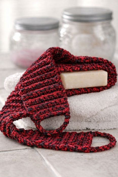 В'язані вироби гачком: мочалка , лежанка для кота, килим