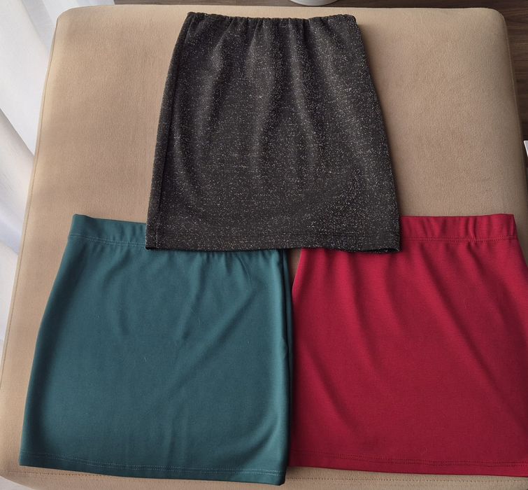 3xspodniczka mini w różnych kolorach
