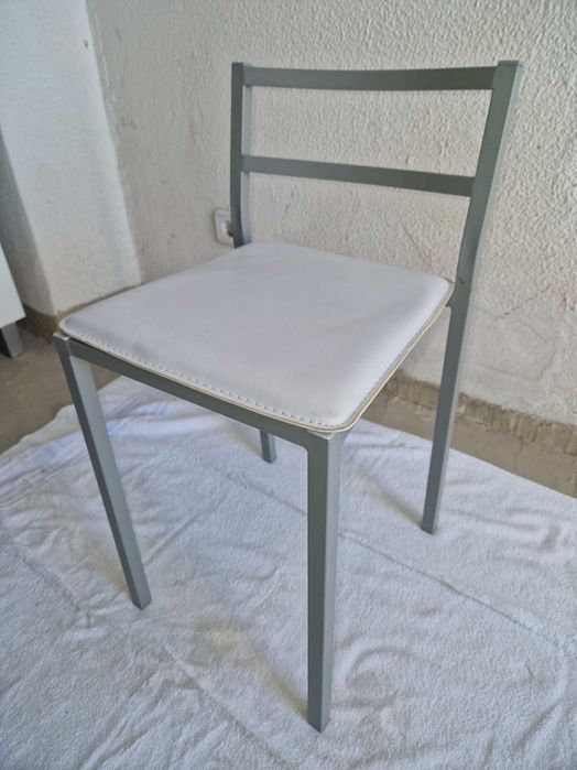 Mesa cozinha + movel + molduras - como novo!