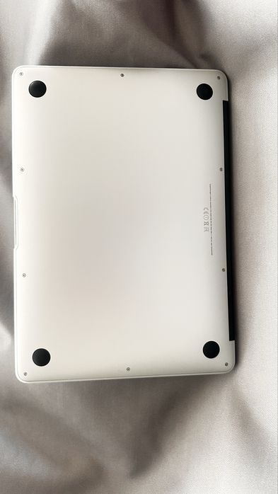 MacBook Air 13" i5 SSD 128GB64584249626497124