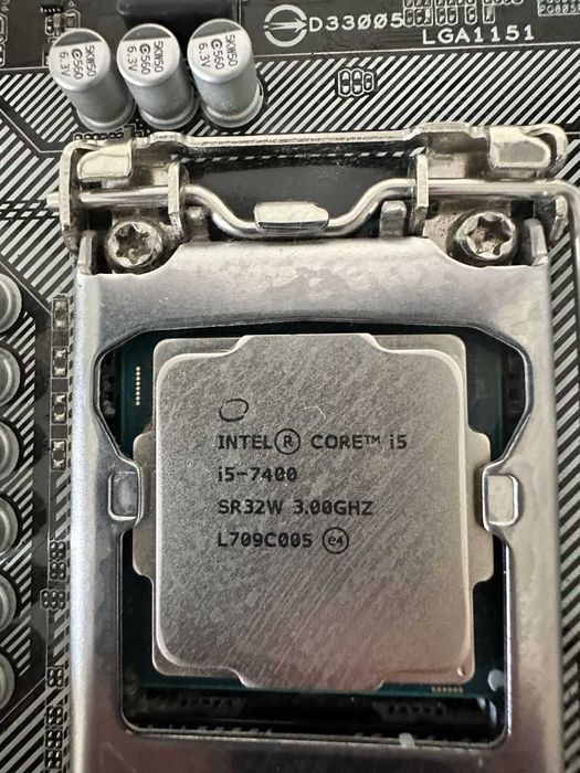 Материнская плата Asus H110M-D (s1151 + Процесор i5 7400