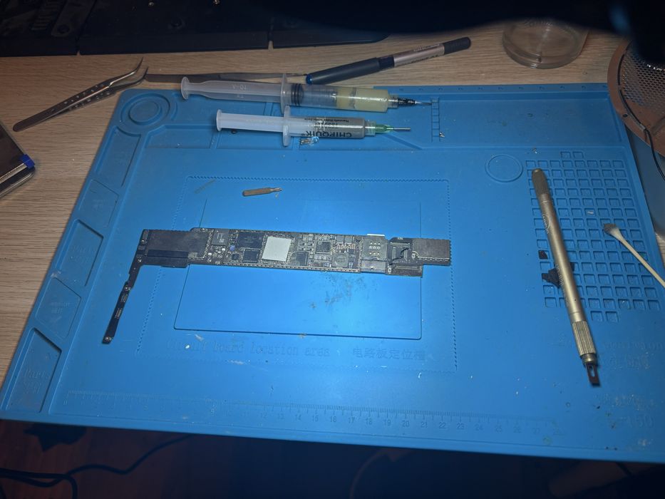 Reparação de consolas, computadores e tablets.