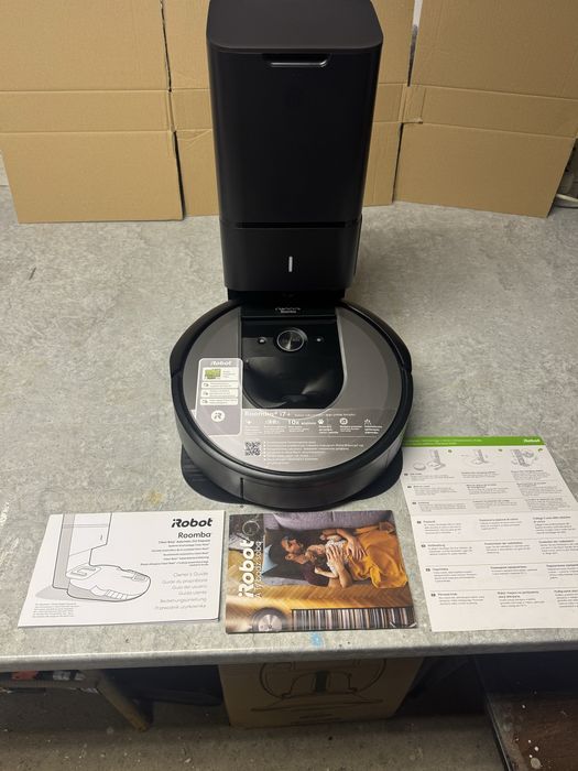 iRobot Roomba I7 +
