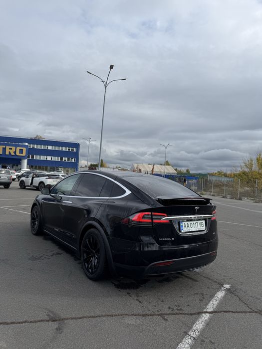 Тесла модел х 84км родного пробега