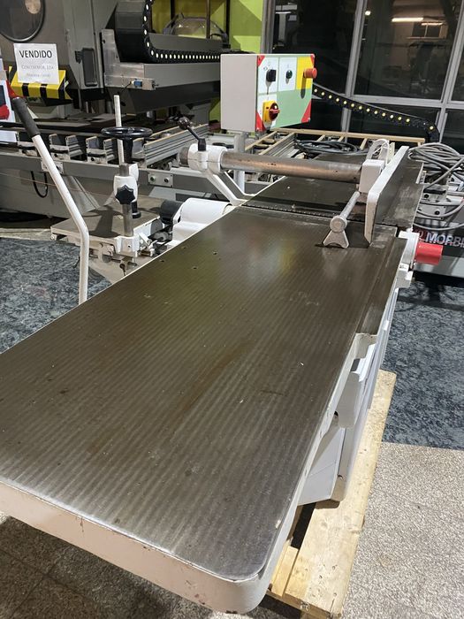 Plaina com furador marca Pinheiro  P 510