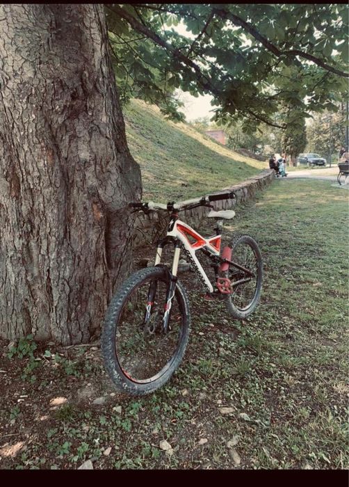 Велосипед Specialaized ( enduro )