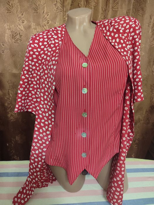 Жіноча блузка в квітковий принт