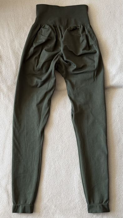 Ciemnozielone legginsy FLEX, Strong!