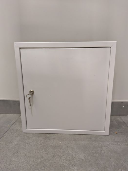 Drzwiczki rewizyjne metalowe