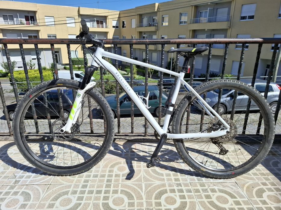 Bicicleta BTT Cross Country RACE 700.