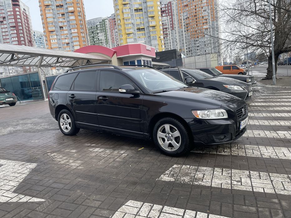 Volvo v50 1.6d 2010 рестайл