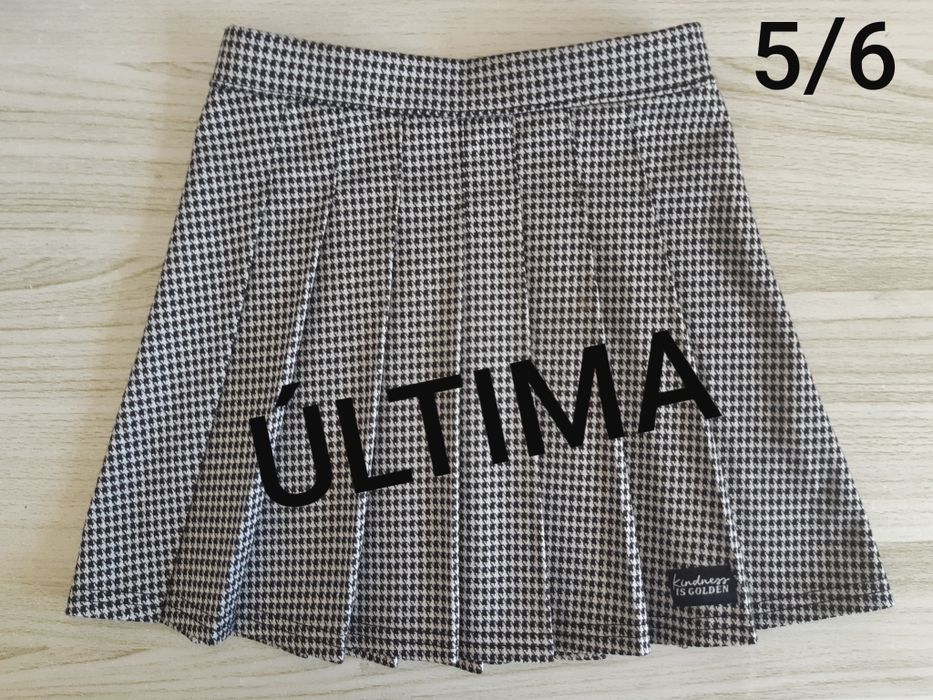 Saia com pregas nova