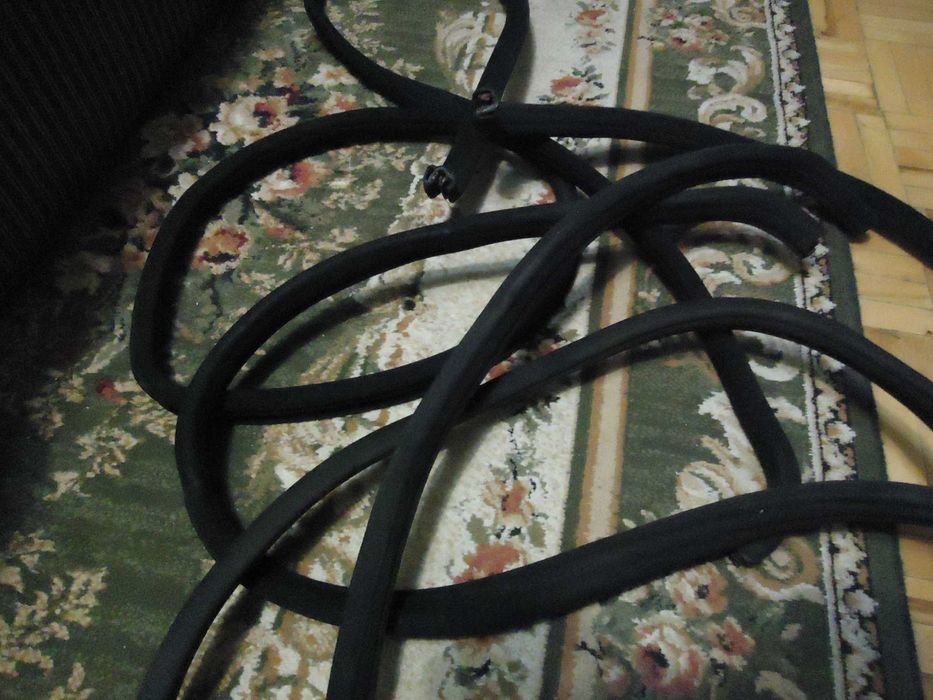 Ущільнювач W124 рами дверей. Уплотнитель Двери