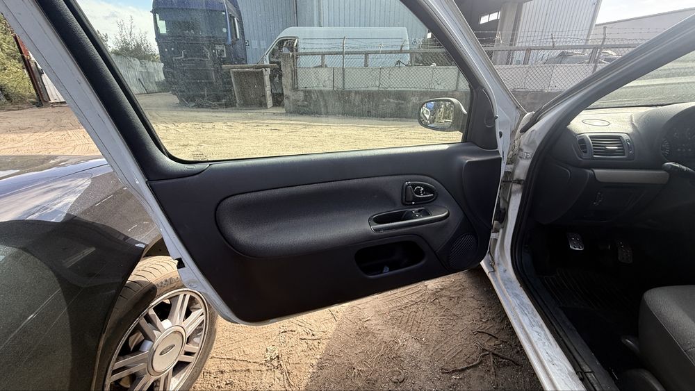 Renault Clio II 1.5 Dci ano 2001 para venda de peças