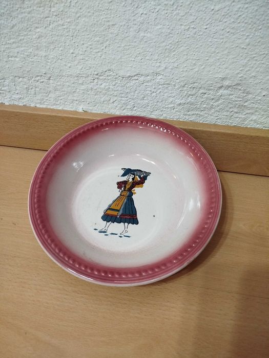 Pratos decorativos - Antiguidades / Velharias