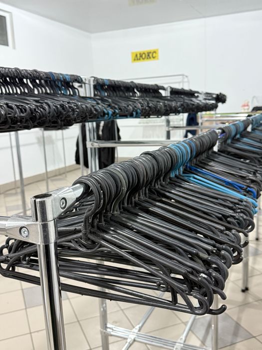 Продам меблі для магазину секонд хенд