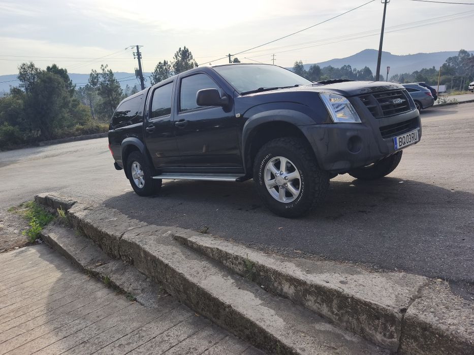 Isuzu D max 2.5 TDI  2012