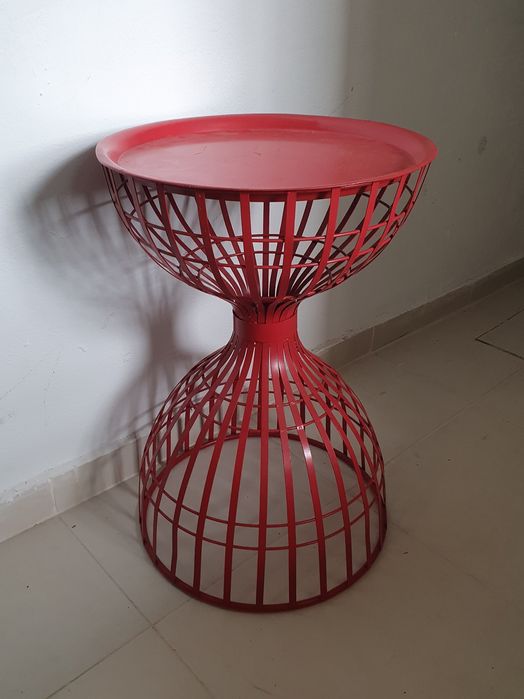 mesa vermelha Area Store