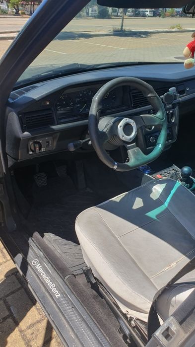 Bom dia vendo 190D 2.0 o carro e de 93