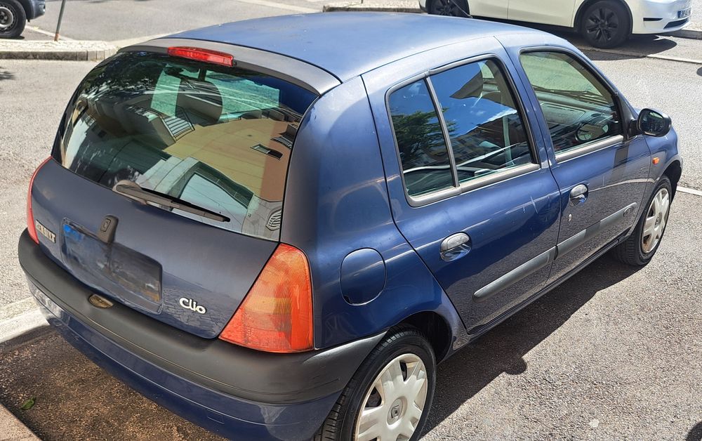 Renault Clio 1.2  75 mil kms